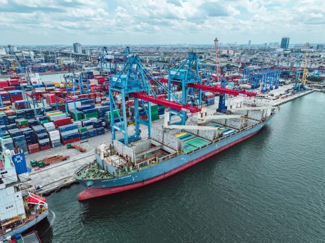 PT Meratus Line: Raksasa Swasta Integrator Domestik dan Ekspansinya ke Rute Regional