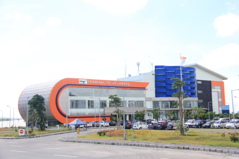 Kinerja Positif Logistik Nasional: Terminal Teluk Lamong Berhasil Handle 1,2 Juta TEUs, Tumbuh 13%